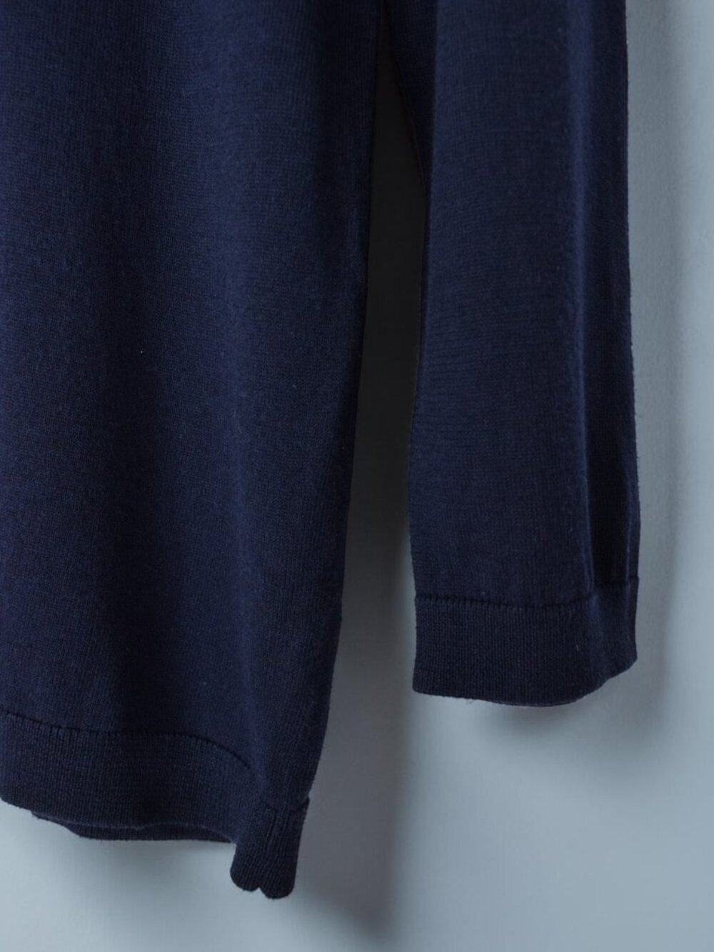 TALBOTS SILK SCARF NAVY BLUE CREW NECK SWEATER - Picture 7 of 10